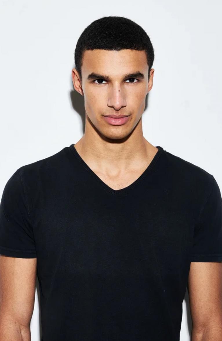 model-Yonis.-3957